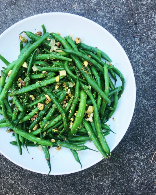 green beans with pistachios and preserved lemons | rosemarried.com